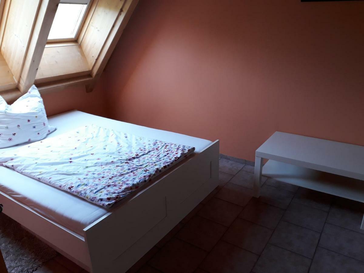 Gaestezimmer In Traumhafter Lage Neben Der Kurstadt Oberthulba Exterior photo